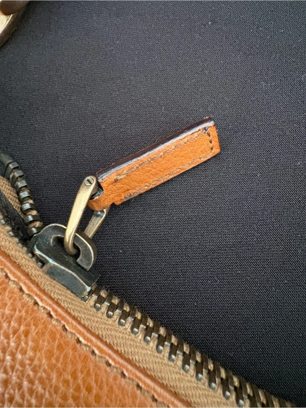 Vintage Gucci GG Ring Handle Small Hobo Bag Tan Leather Y2K